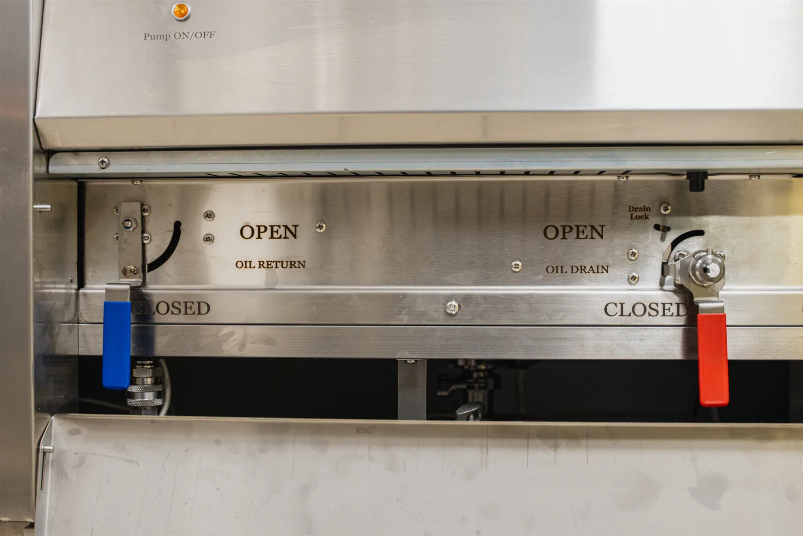 Oil return and drain valves on the range